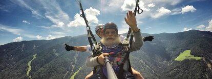 Two people on a tandem flight at high altitude | © Kronfly Two people on a tandem flight at high altitude | © Kronfly