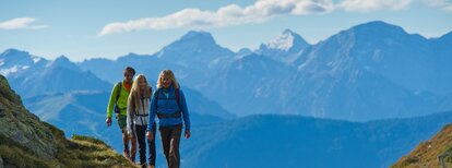 3 Hikers at altitude | © Franz Gerdl 3 Hikers at altitude | © Franz Gerdl